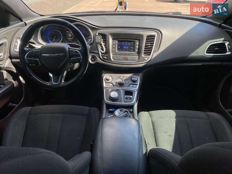 Седан Chrysler 200 2015 в Киеве
