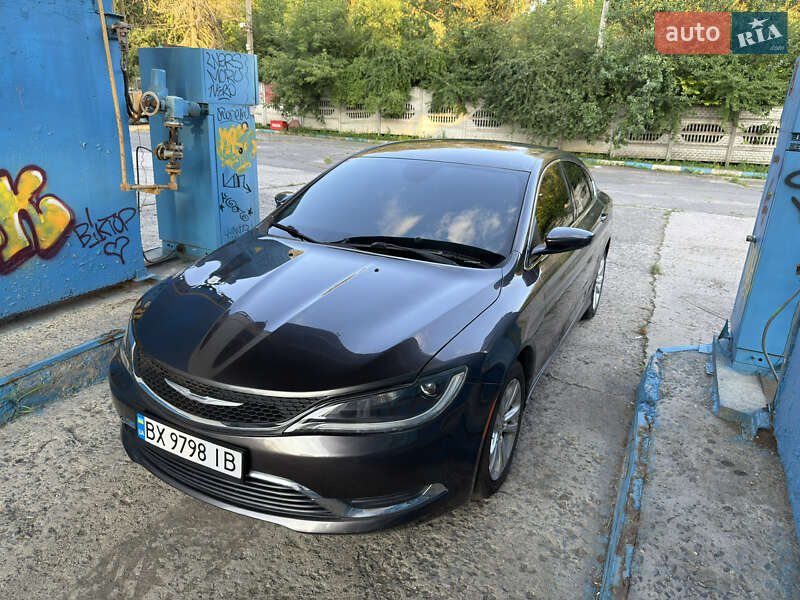 Седан Chrysler 200 2015 в Хмельницком