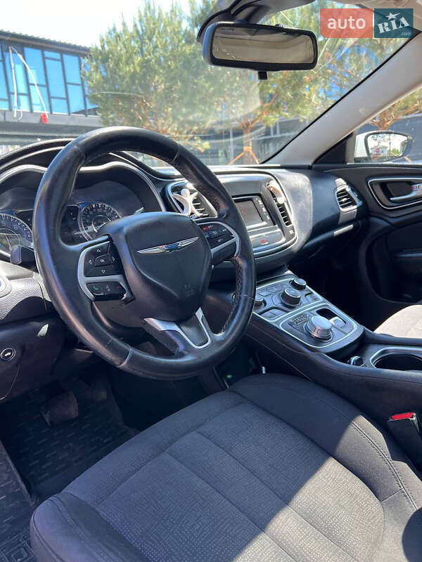 Седан Chrysler 200 2015 в Киеве