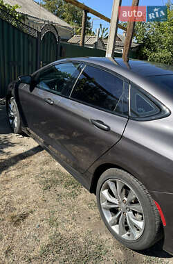 Седан Chrysler 200 2015 в 