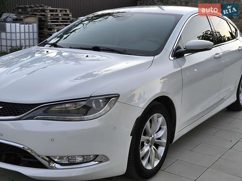 Седан Chrysler 200 2014 в Виннице