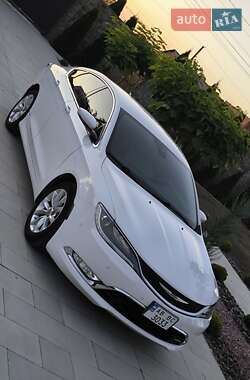 Седан Chrysler 200 2014 в 