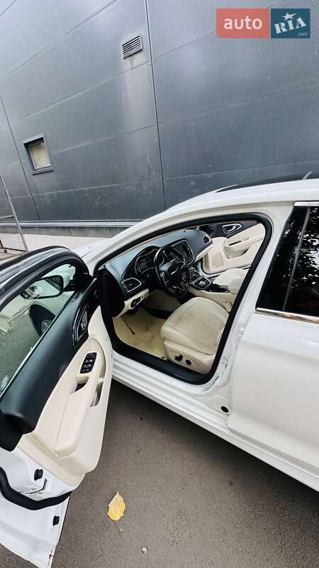 Седан Chrysler 200 2014 в Днепре
