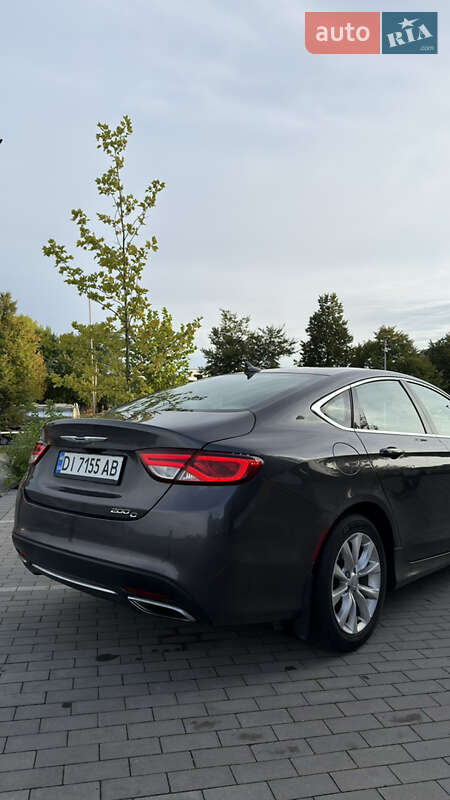 Седан Chrysler 200 2014 в Ровно