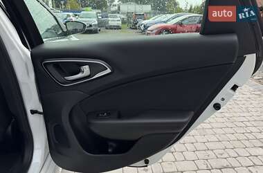 Седан Chrysler 200 2016 в 
