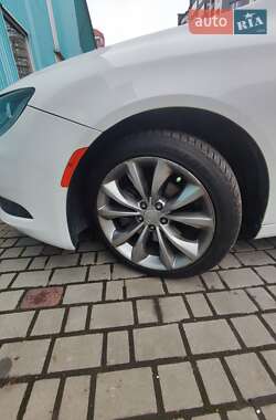 Седан Chrysler 200 2015 в 