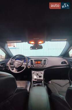 Седан Chrysler 200 2015 в 