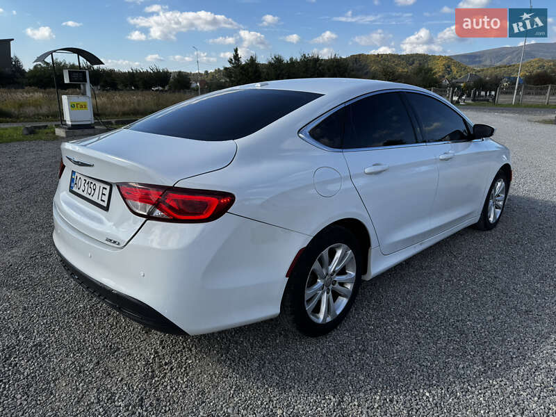 Седан Chrysler 200 2015 в Хусте