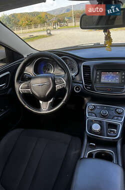 Седан Chrysler 200 2015 в 
