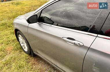 Седан Chrysler 200 2015 в 