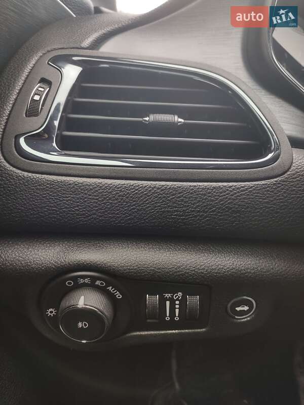 Седан Chrysler 200 2014 в Одессе