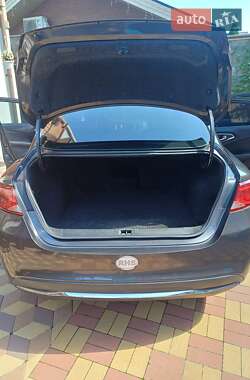 Седан Chrysler 200 2016 в 