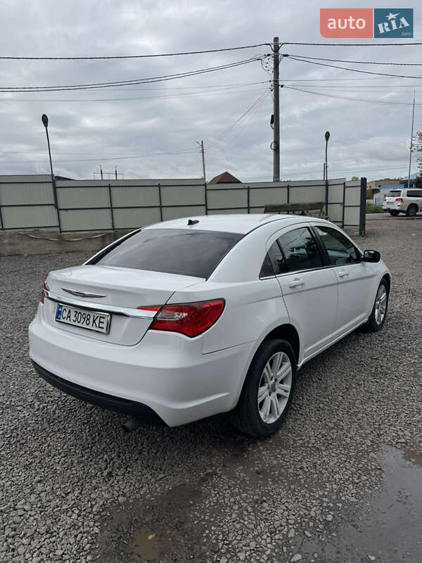 Седан Chrysler 200 2013 в Одессе