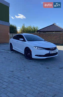 Седан Chrysler 200 2016 в Виннице