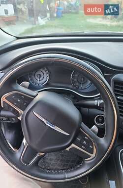 Седан Chrysler 200 2015 в 