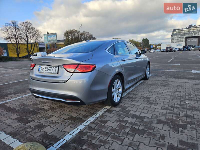 Седан Chrysler 200 2015 в Житомирі