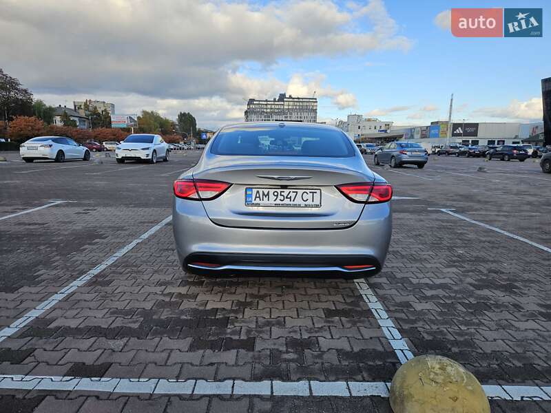 Седан Chrysler 200 2015 в Житомирі