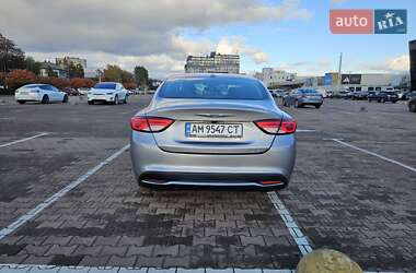 Седан Chrysler 200 2015 в 