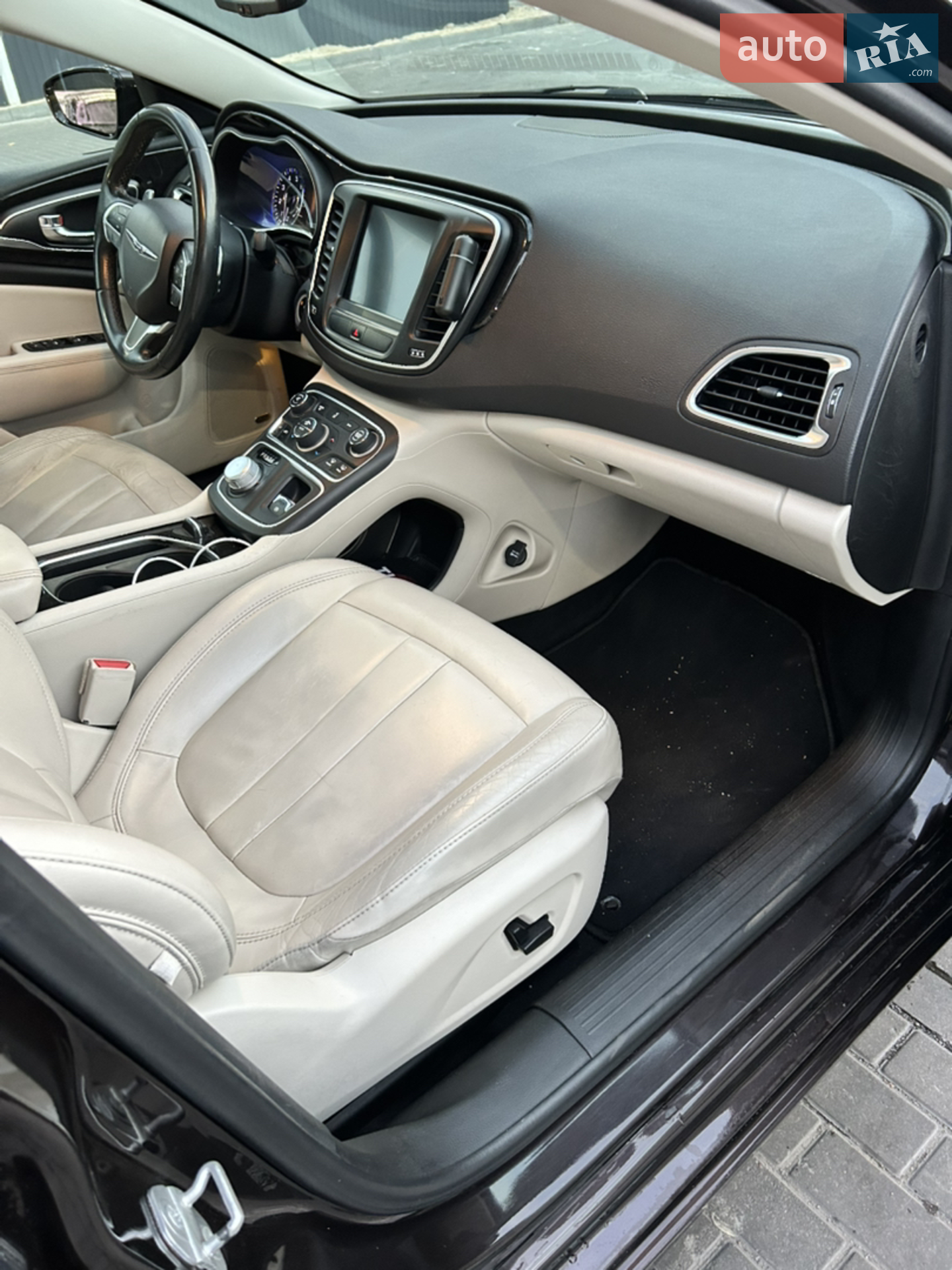 2014 Chrysler 200 - мініатюра 12