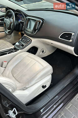 Седан Chrysler 200 2014 в 