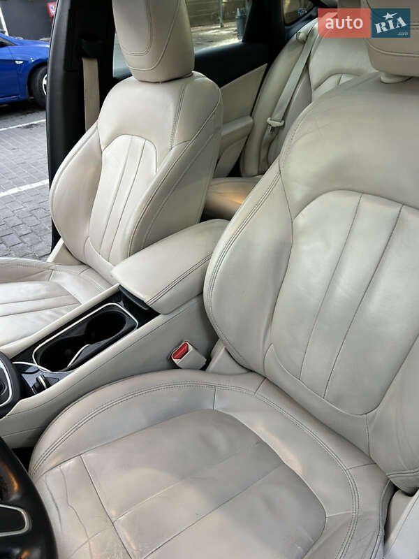 Седан Chrysler 200 2014 в Днепре