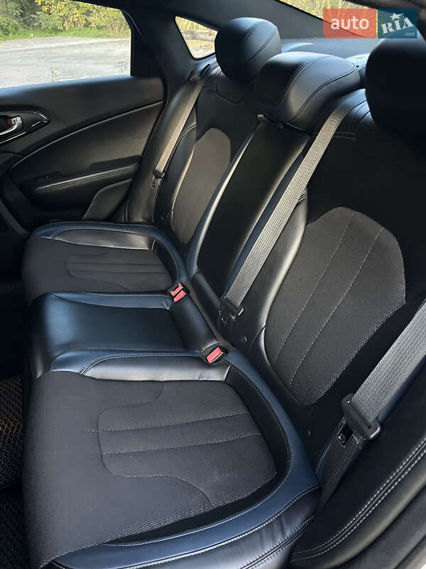 Седан Chrysler 200 2014 в Киеве фото 14 Седан Chrysler 200 2014 в Киеве