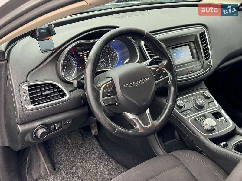 Седан Chrysler 200 2014 в Виннице