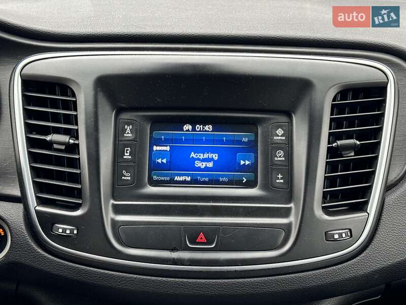 Седан Chrysler 200 2014 в Виннице