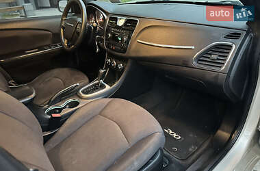 Седан Chrysler 200 2014 в 