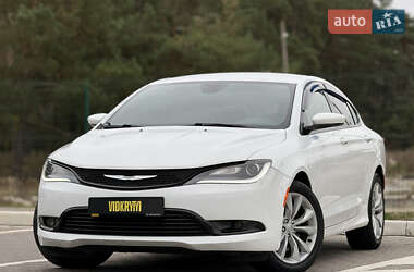 Седан Chrysler 200 2015 в Киеве