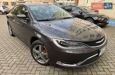 Седан Chrysler 200 2016 в Луцьку