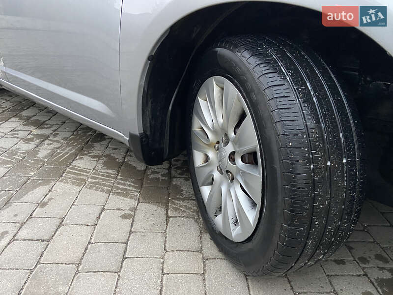 Седан Chrysler 200 2014 в Дубні