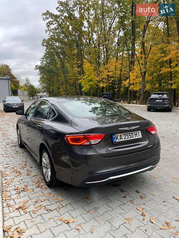 Седан Chrysler 200 2016 в Киеве