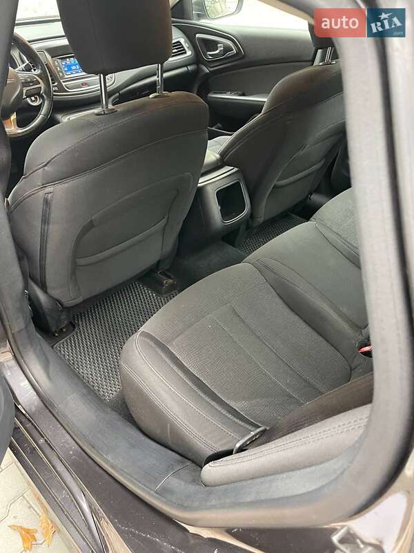 Седан Chrysler 200 2016 в Киеве