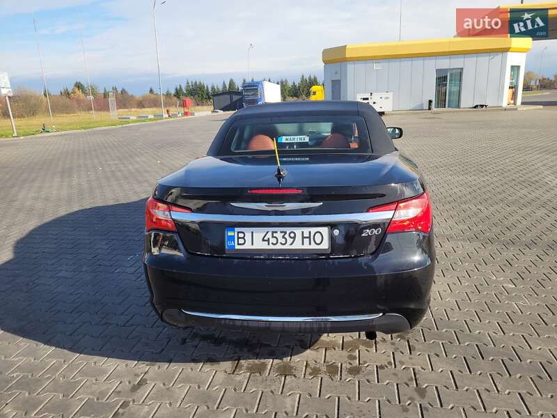 Кабриолет Chrysler 200 2012 в Любомле