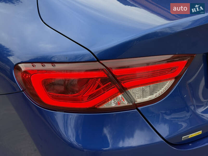 Седан Chrysler 200 2015 в Днепре