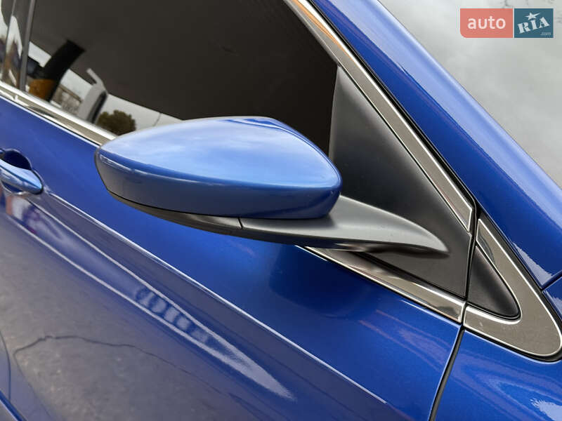 Седан Chrysler 200 2015 в Днепре