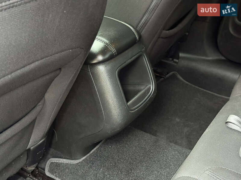 Седан Chrysler 200 2015 в Днепре