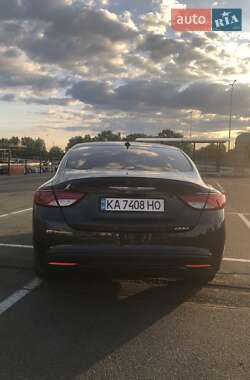 Седан Chrysler 200 2016 в Киеве