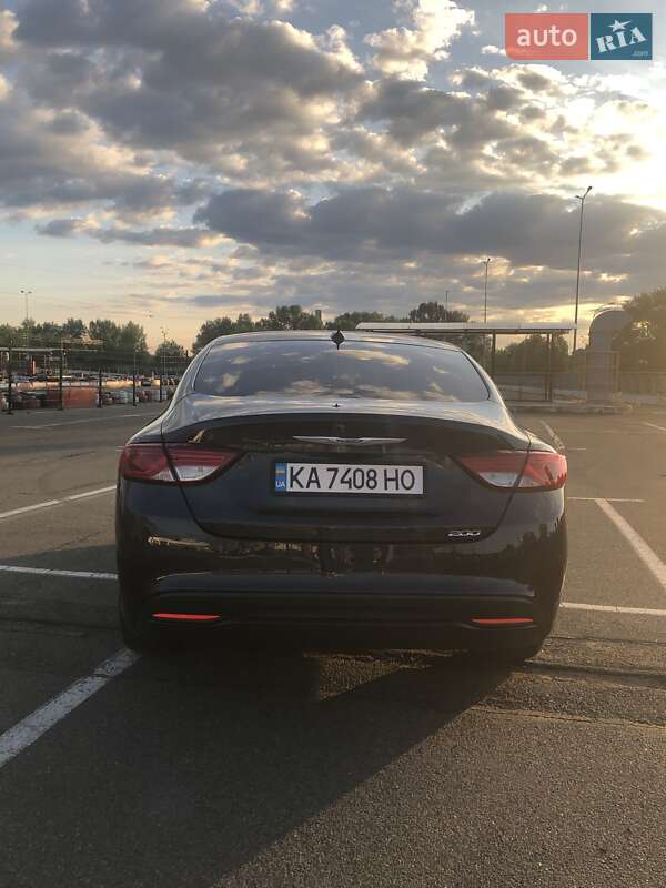 Седан Chrysler 200 2016 в Киеве