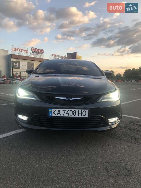 Седан Chrysler 200 2016 в Киеве