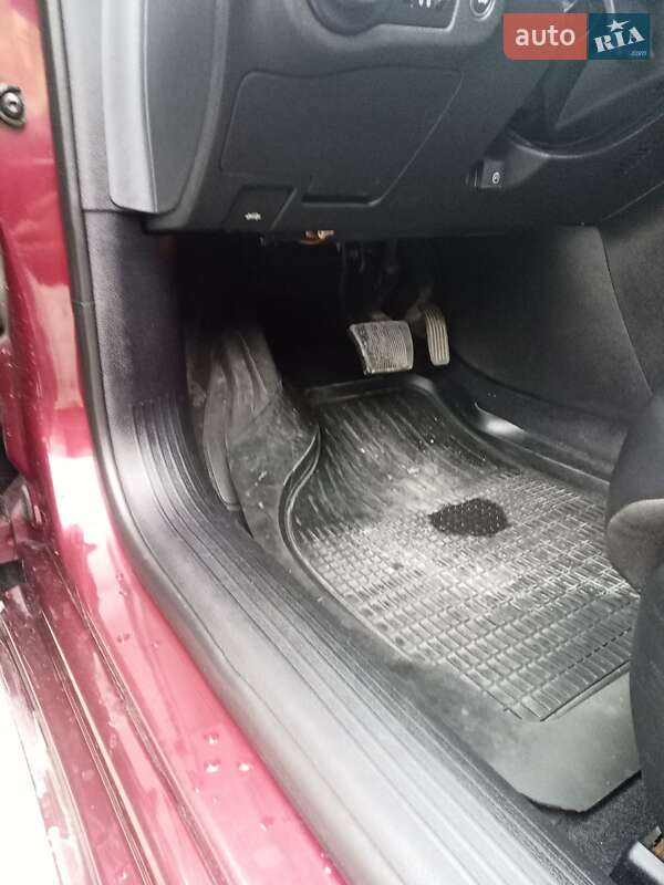 Седан Chrysler 200 2014 в Кременчуге