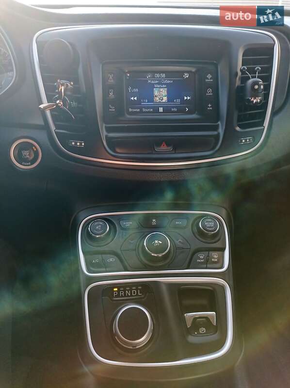 Седан Chrysler 200 2014 в Киеве