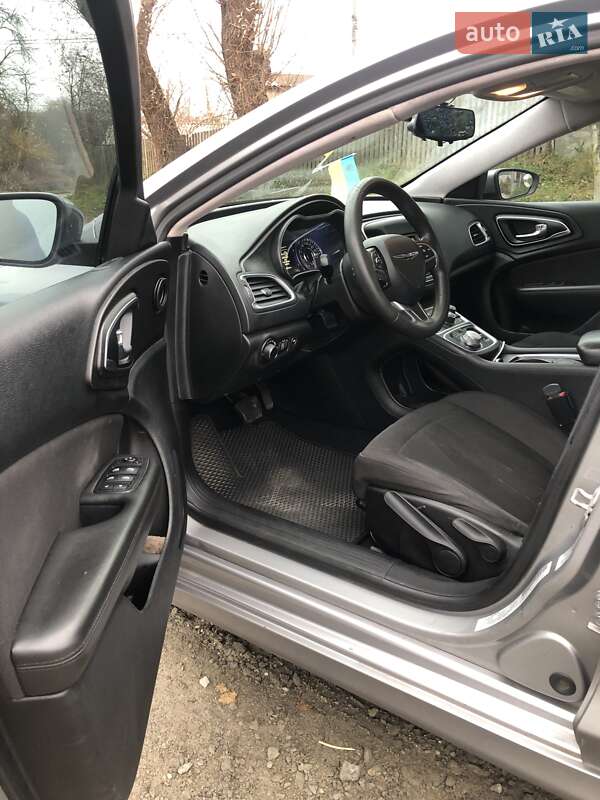 Седан Chrysler 200 2015 в Киеве фото 6 Седан Chrysler 200 2015 в Киеве