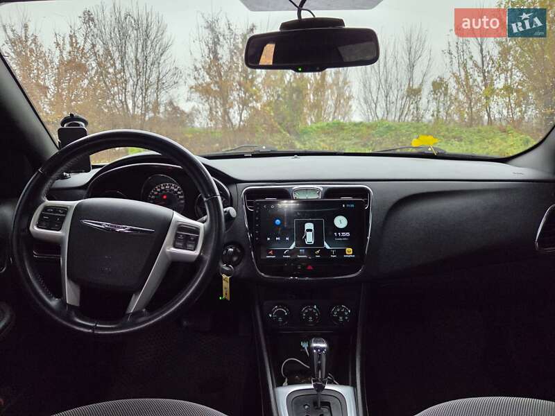 Седан Chrysler 200 2013 в Дніпрі