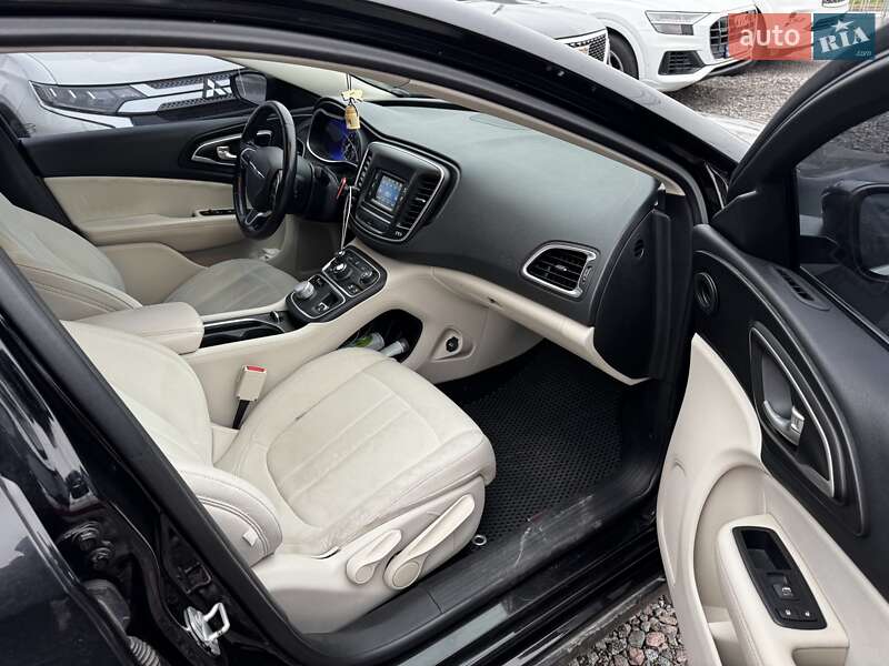 Седан Chrysler 200 2015 в Киеве фото 22 Седан Chrysler 200 2015 в Киеве