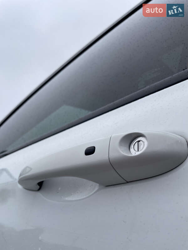 Седан Chrysler 200 2016 в Вінниці