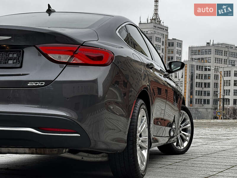 Седан Chrysler 200 2015 в Харькове