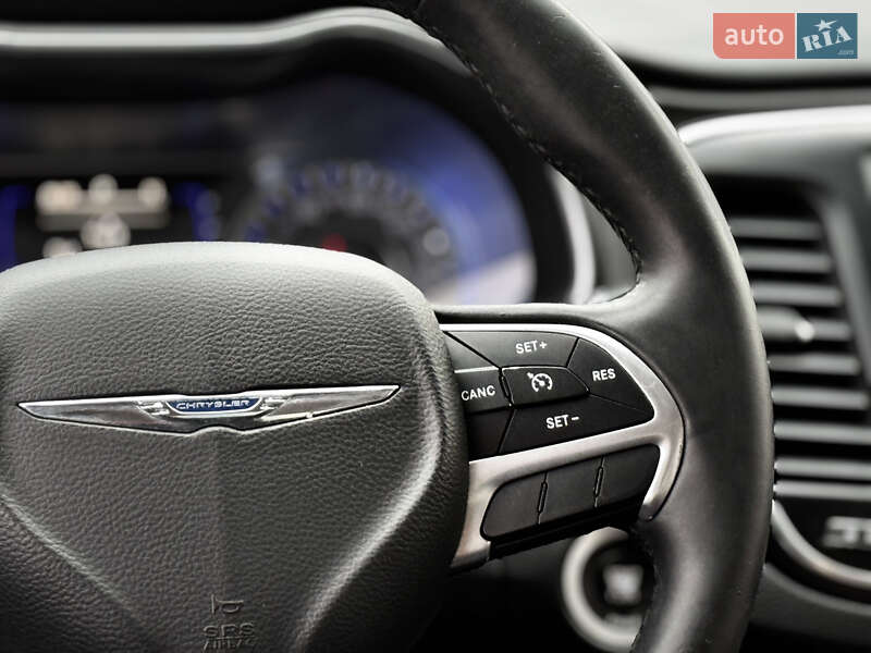 Седан Chrysler 200 2015 в Харькове