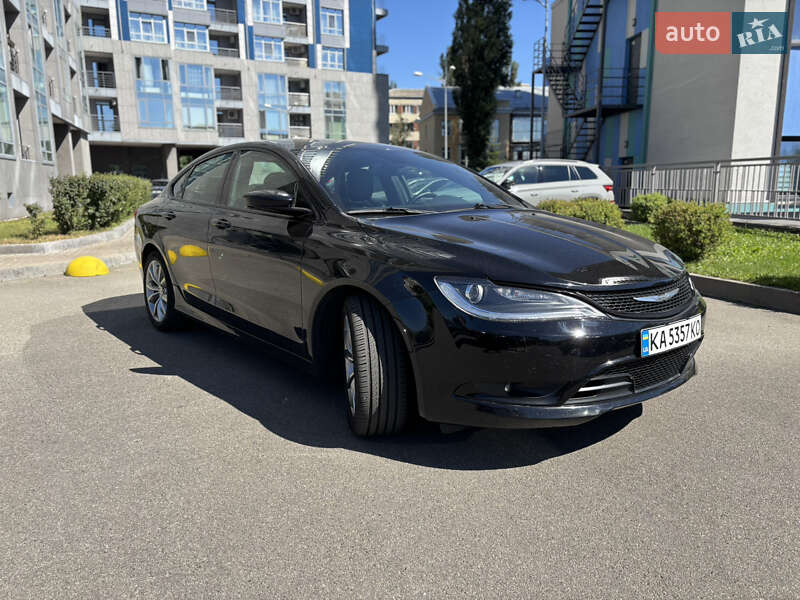 Седан Chrysler 200 2015 в Киеве